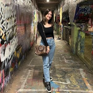 Meet your Posher, Taylor